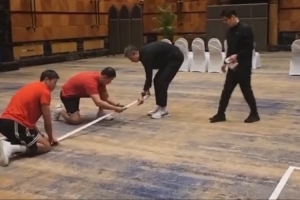云开体育官网-亚洲杯决赛前在酒店临时改场地 郭士强:把对手战术给球员摆一下