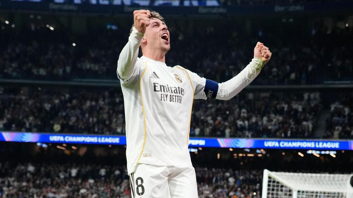 云开体育官网-“地球上最被低估的球员”完成史诗之夜！22分钟帽子戏法打爆曼城|巴尔韦德|皇马|阿韦洛亚|阿诺德|卡洛斯-巴尔韦德_新浪体育_新浪新闻